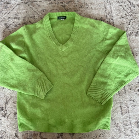 90s Vintage Green Wool V-Neck Cozy Sweater - Picture 7 of 7